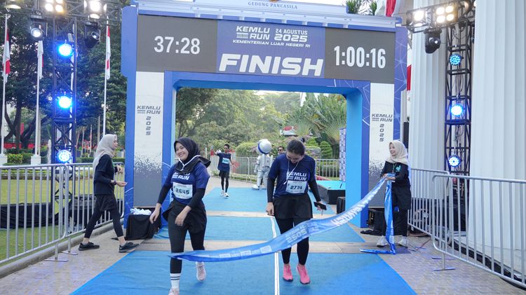 Race photo from KEMLU RUN 2025