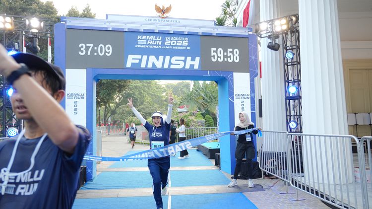 Race photo from KEMLU RUN 2025