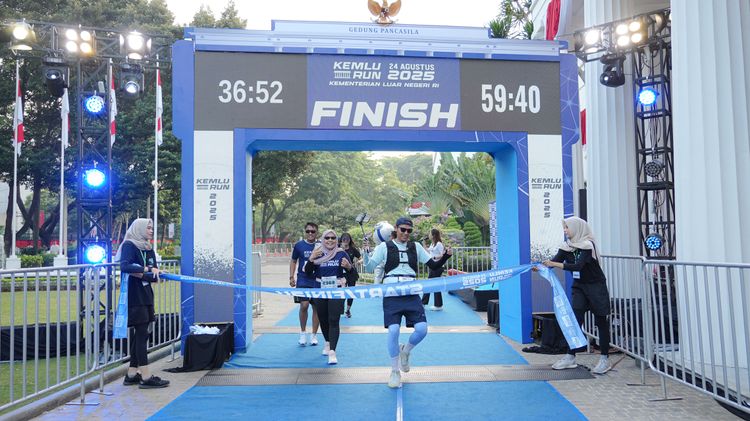 Race photo from KEMLU RUN 2025