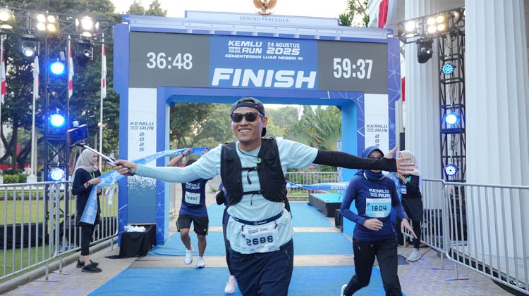 Race photo from KEMLU RUN 2025