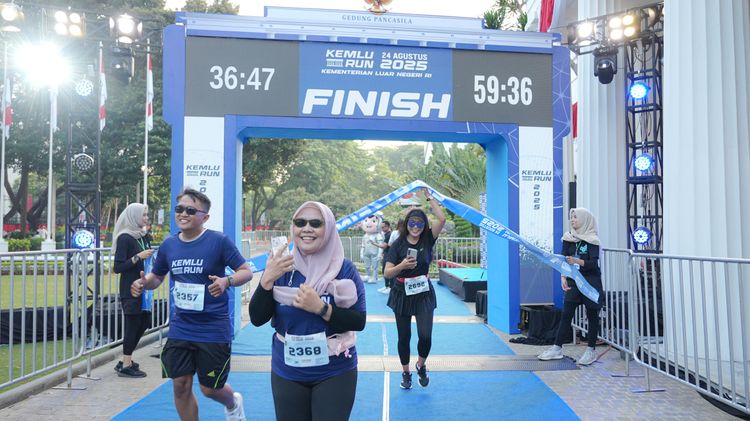 Race photo from KEMLU RUN 2025