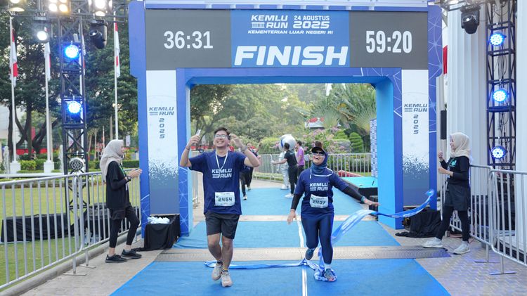 Race photo from KEMLU RUN 2025
