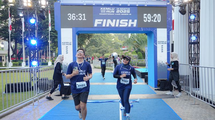 Race photo from KEMLU RUN 2025