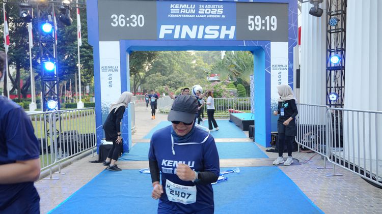 Race photo from KEMLU RUN 2025