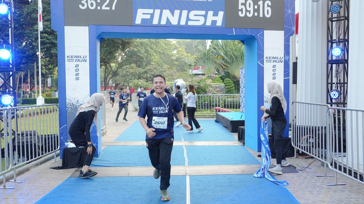 Race photo from KEMLU RUN 2025