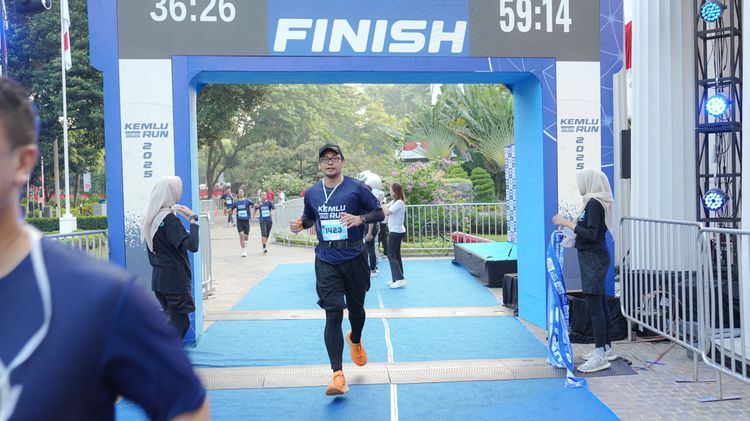 Race photo from KEMLU RUN 2025