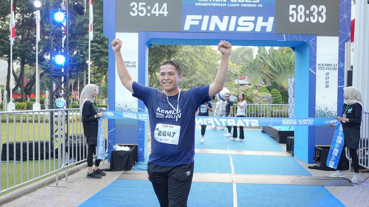 Race photo from KEMLU RUN 2025