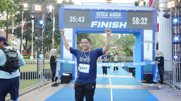 Race photo from KEMLU RUN 2025