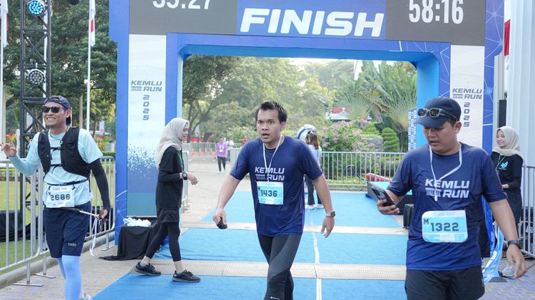 Race photo from KEMLU RUN 2025