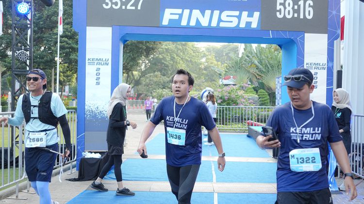 Race photo from KEMLU RUN 2025