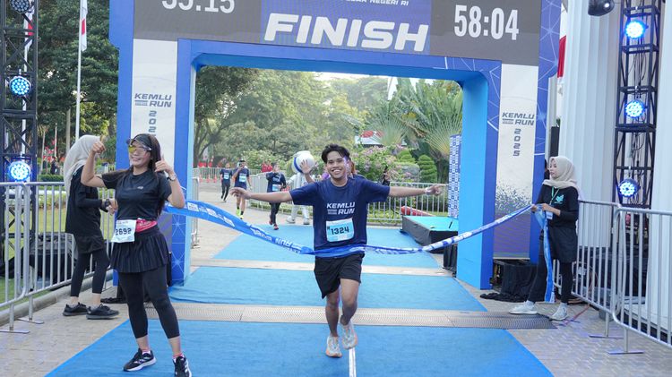 Race photo from KEMLU RUN 2025