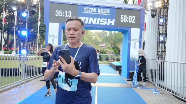Race photo from KEMLU RUN 2025