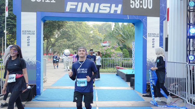 Race photo from KEMLU RUN 2025