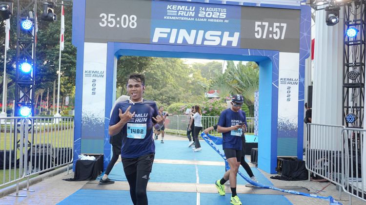 Race photo from KEMLU RUN 2025
