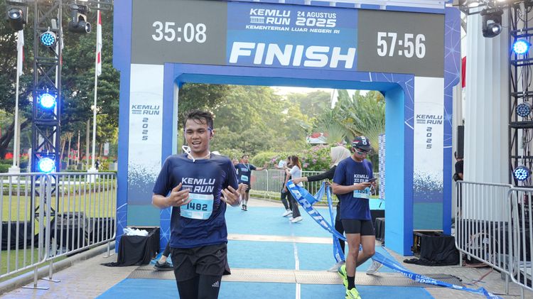 Race photo from KEMLU RUN 2025