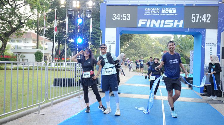 Race photo from KEMLU RUN 2025