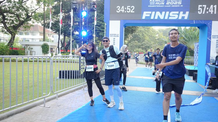 Race photo from KEMLU RUN 2025