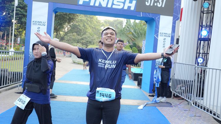 Race photo from KEMLU RUN 2025