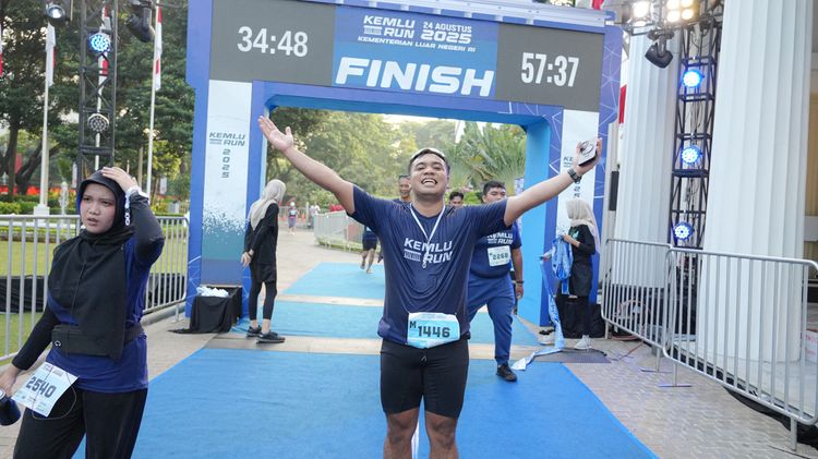 Race photo from KEMLU RUN 2025