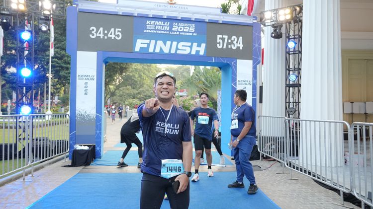 Race photo from KEMLU RUN 2025