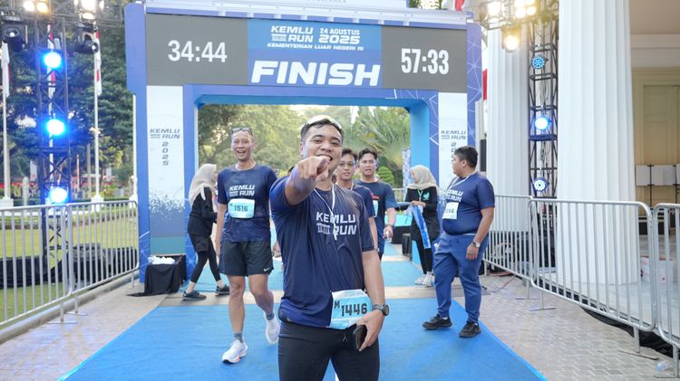 Race photo from KEMLU RUN 2025