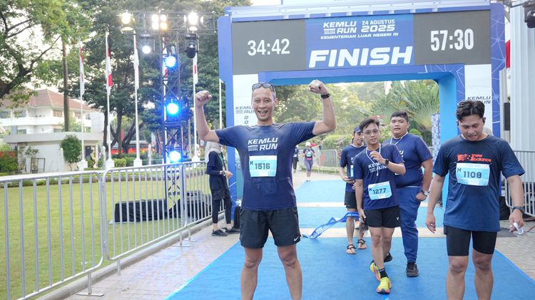 Race photo from KEMLU RUN 2025
