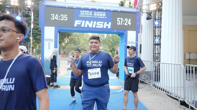 Race photo from KEMLU RUN 2025