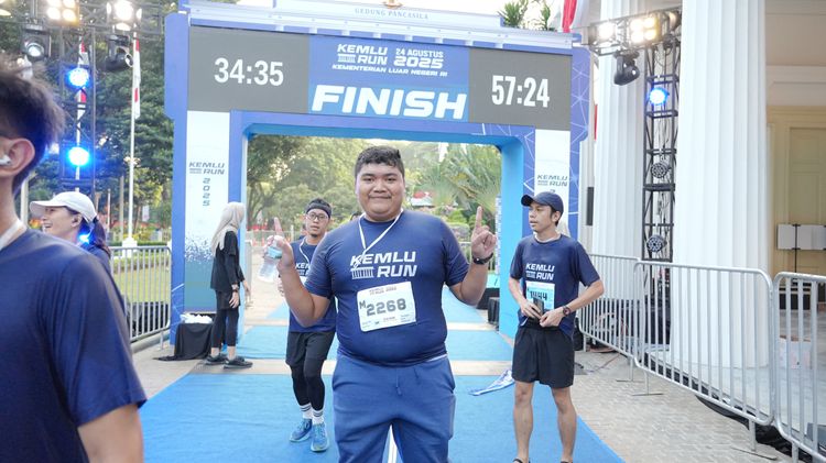Race photo from KEMLU RUN 2025