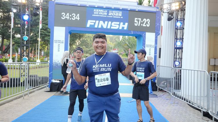 Race photo from KEMLU RUN 2025