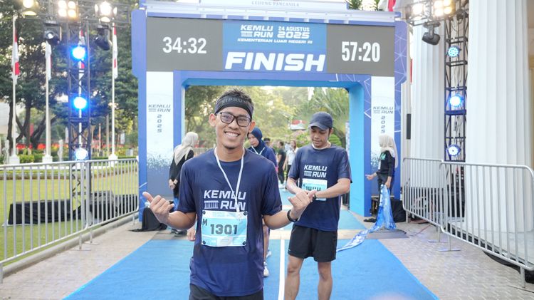 Race photo from KEMLU RUN 2025