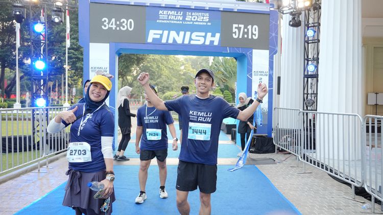 Race photo from KEMLU RUN 2025