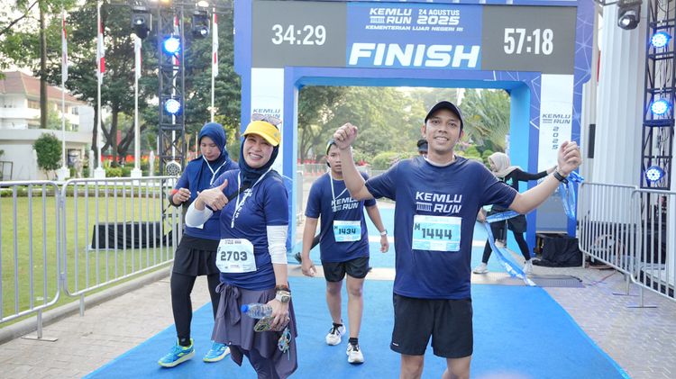 Race photo from KEMLU RUN 2025