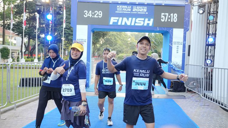 Race photo from KEMLU RUN 2025