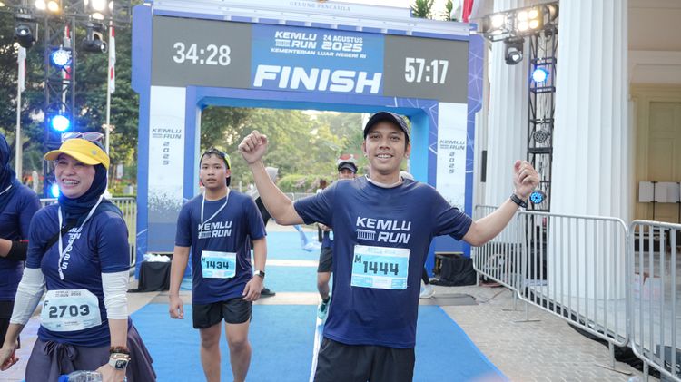 Race photo from KEMLU RUN 2025