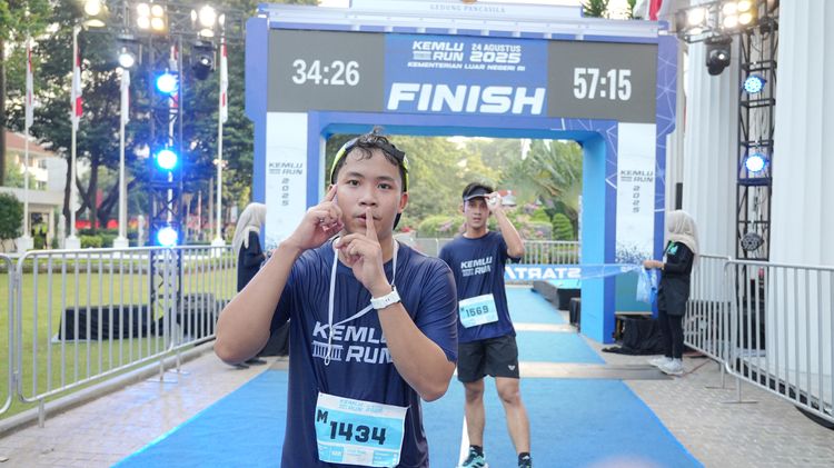 Race photo from KEMLU RUN 2025