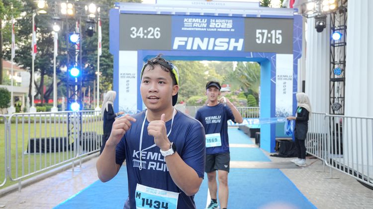 Race photo from KEMLU RUN 2025