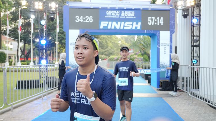 Race photo from KEMLU RUN 2025