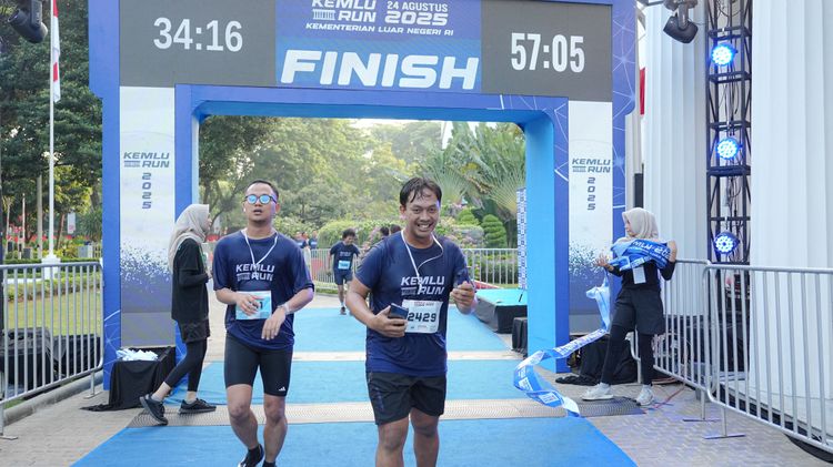 Race photo from KEMLU RUN 2025