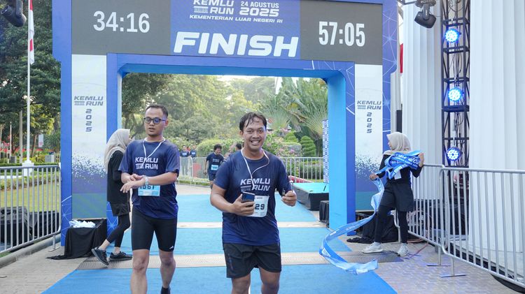 Race photo from KEMLU RUN 2025