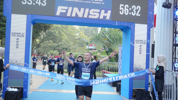 Race photo from KEMLU RUN 2025