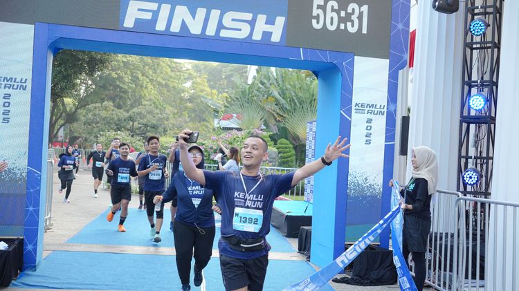 Race photo from KEMLU RUN 2025