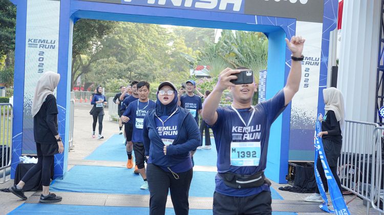 Race photo from KEMLU RUN 2025