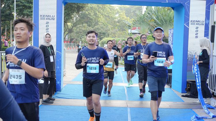 Race photo from KEMLU RUN 2025