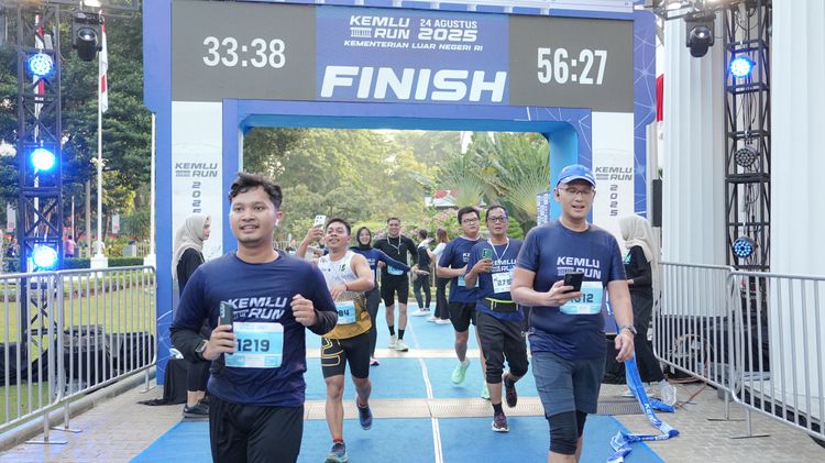 Race photo from KEMLU RUN 2025