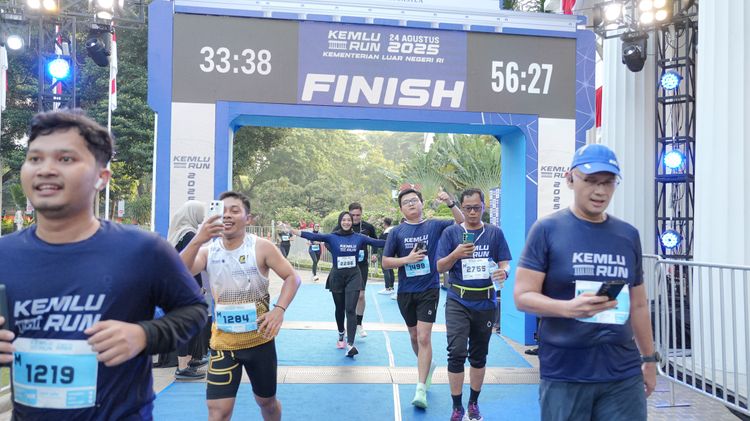 Race photo from KEMLU RUN 2025