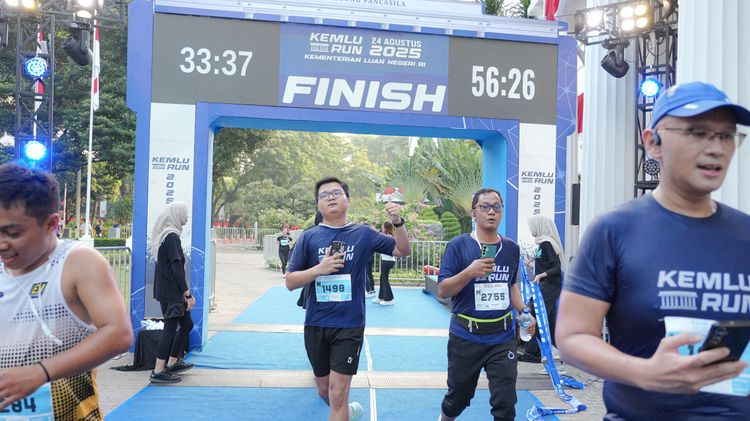 Race photo from KEMLU RUN 2025