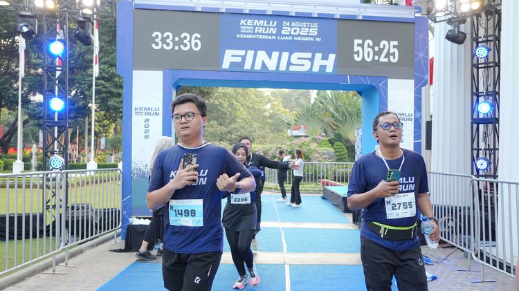 Race photo from KEMLU RUN 2025