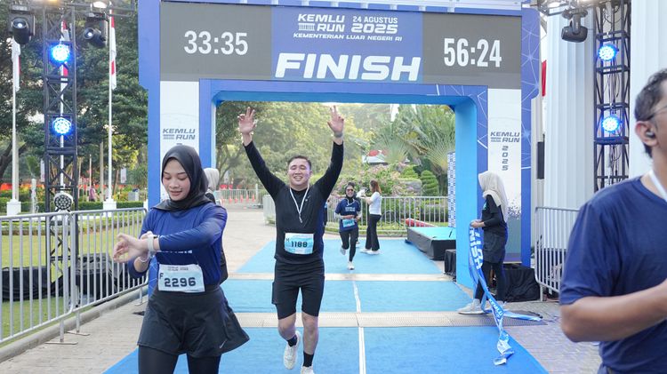 Race photo from KEMLU RUN 2025