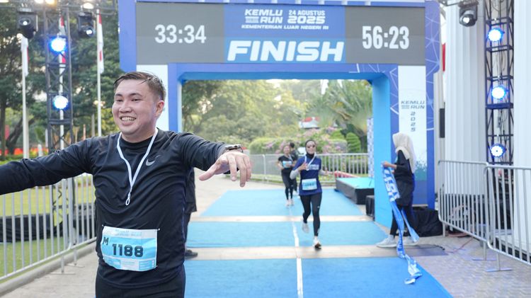 Race photo from KEMLU RUN 2025