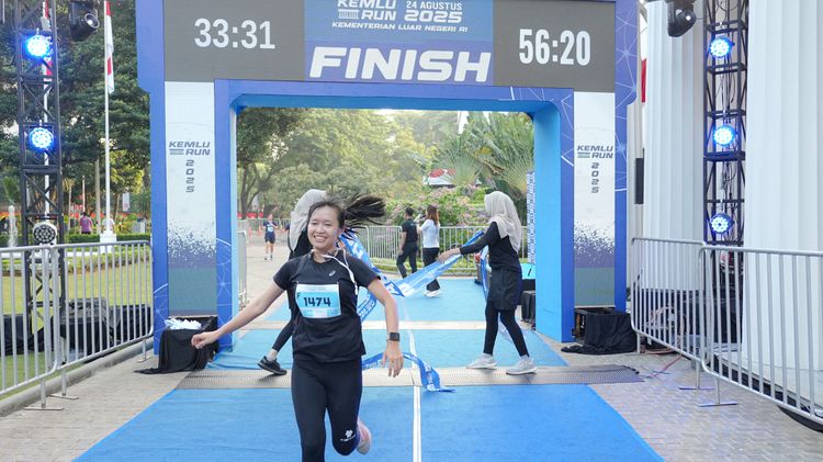 Race photo from KEMLU RUN 2025